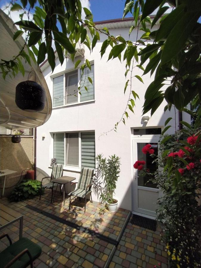 Guest House Butterfly Wing Odessa Esterno foto