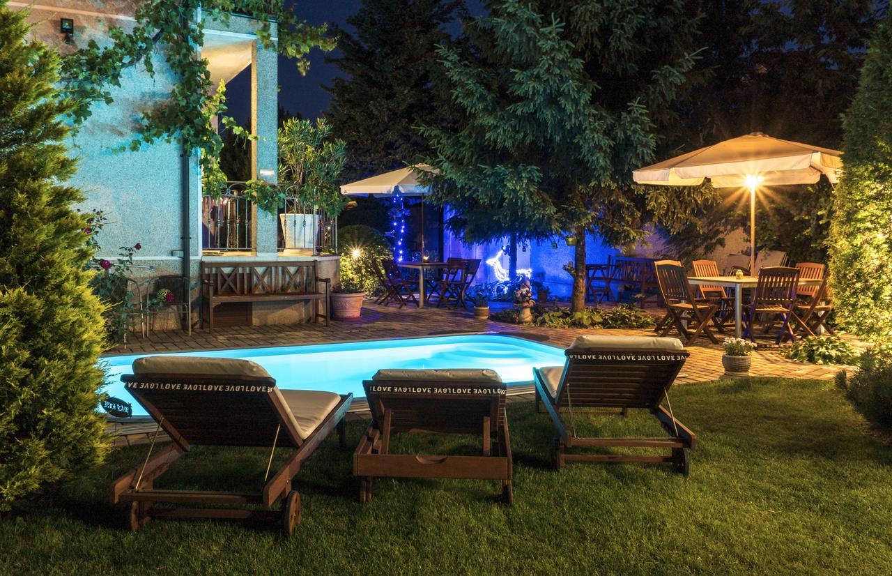 Guest House Butterfly Wing Odessa Esterno foto