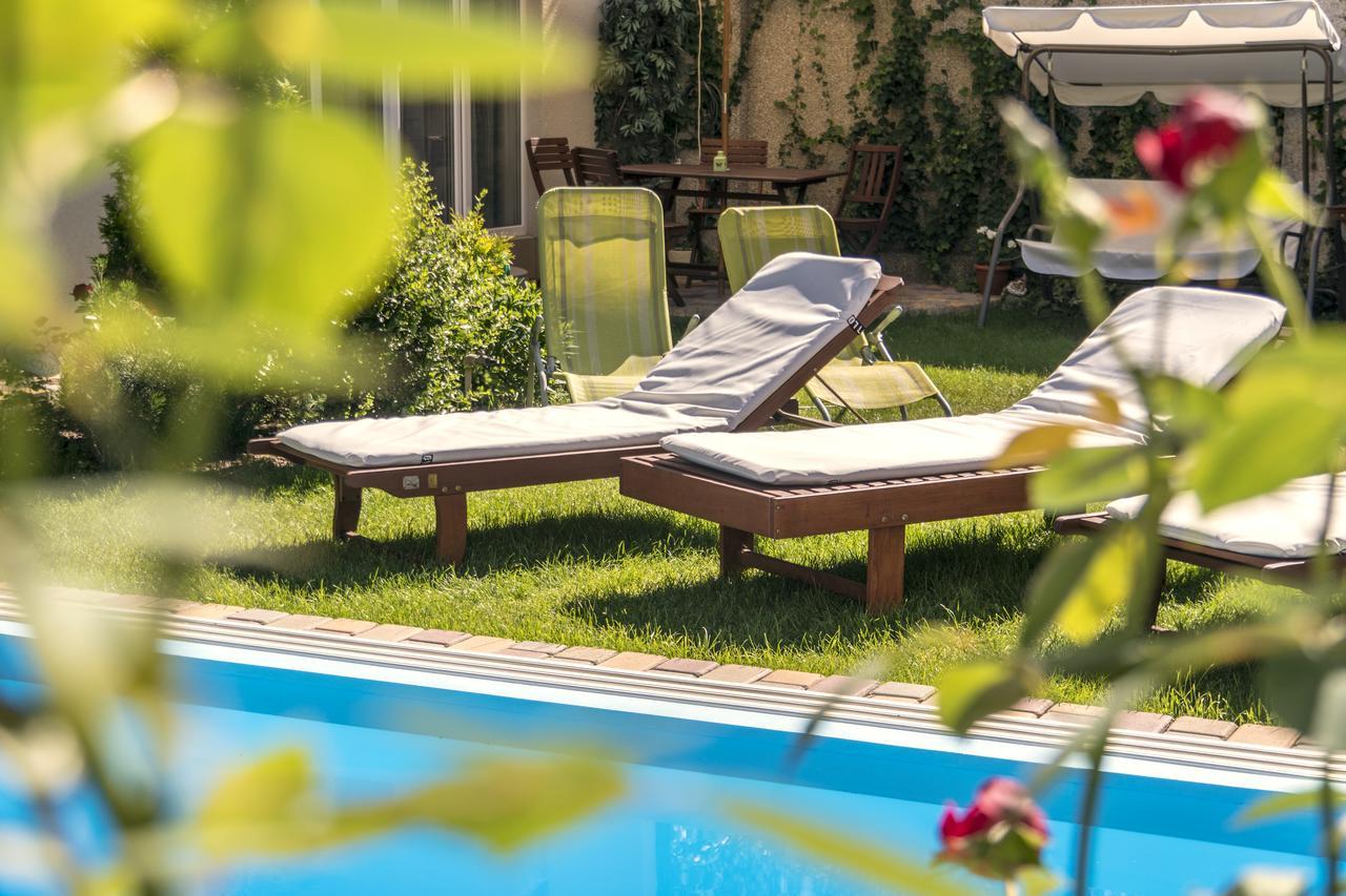 Guest House Butterfly Wing Odessa Esterno foto