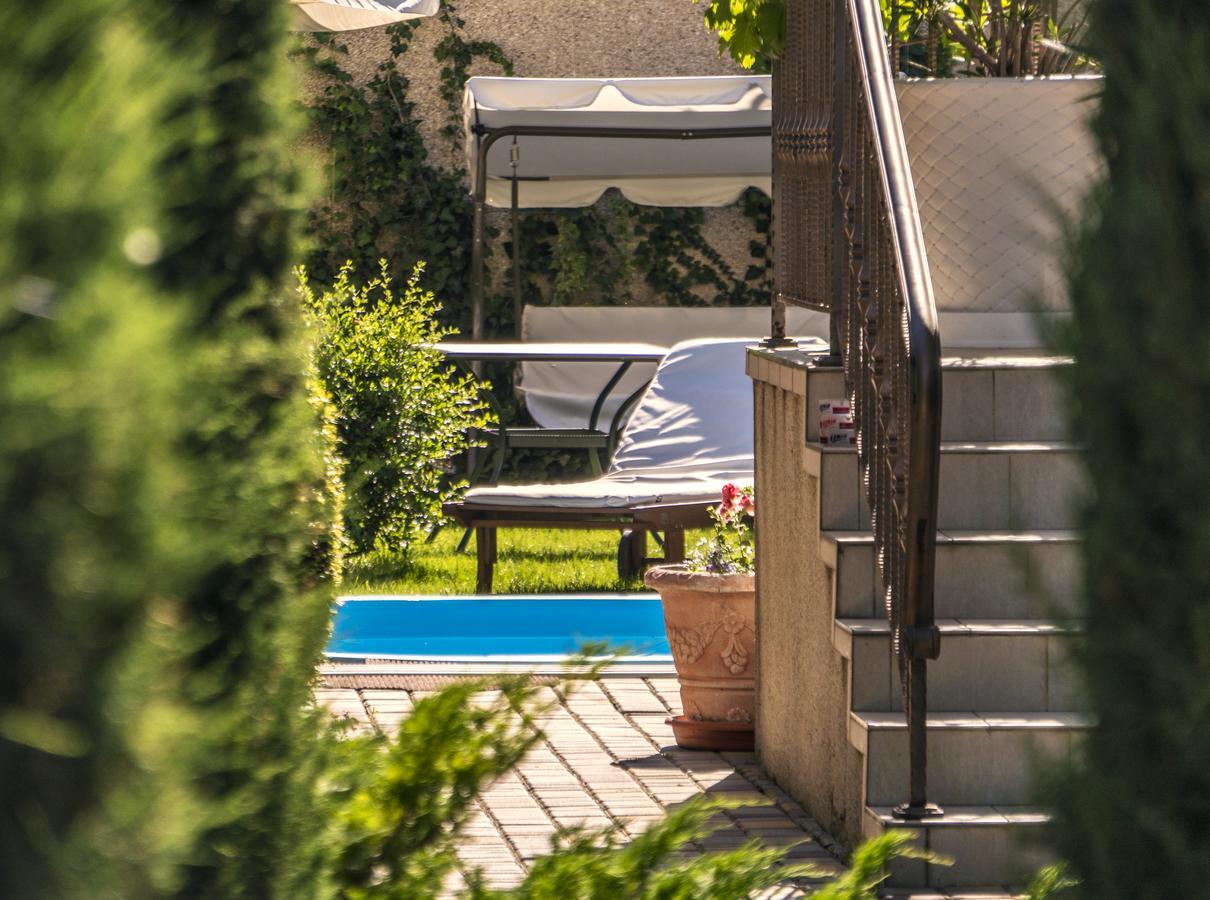 Guest House Butterfly Wing Odessa Esterno foto