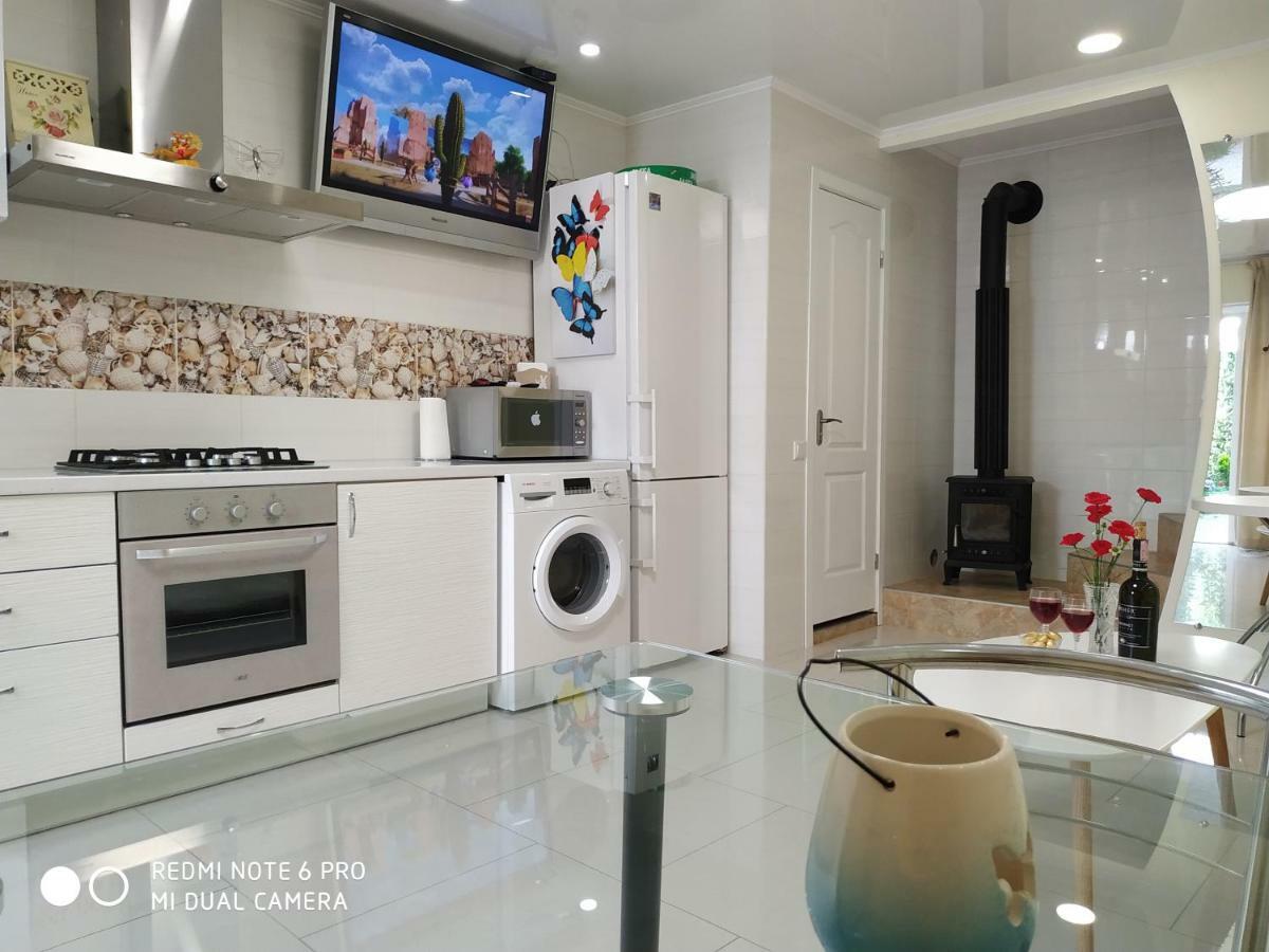 Guest House Butterfly Wing Odessa Esterno foto