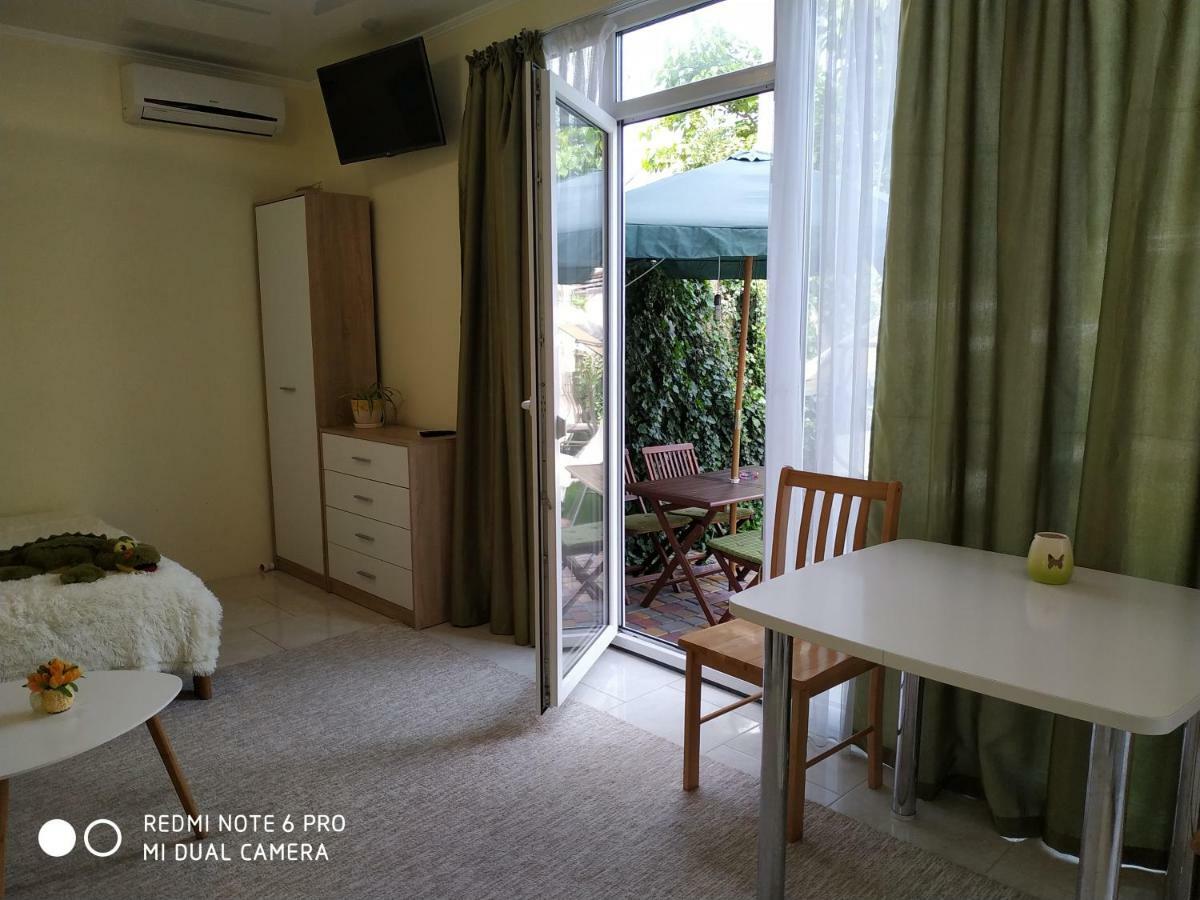 Guest House Butterfly Wing Odessa Esterno foto