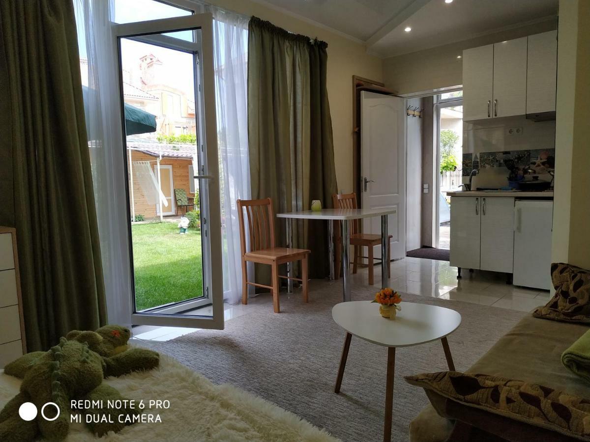Guest House Butterfly Wing Odessa Esterno foto