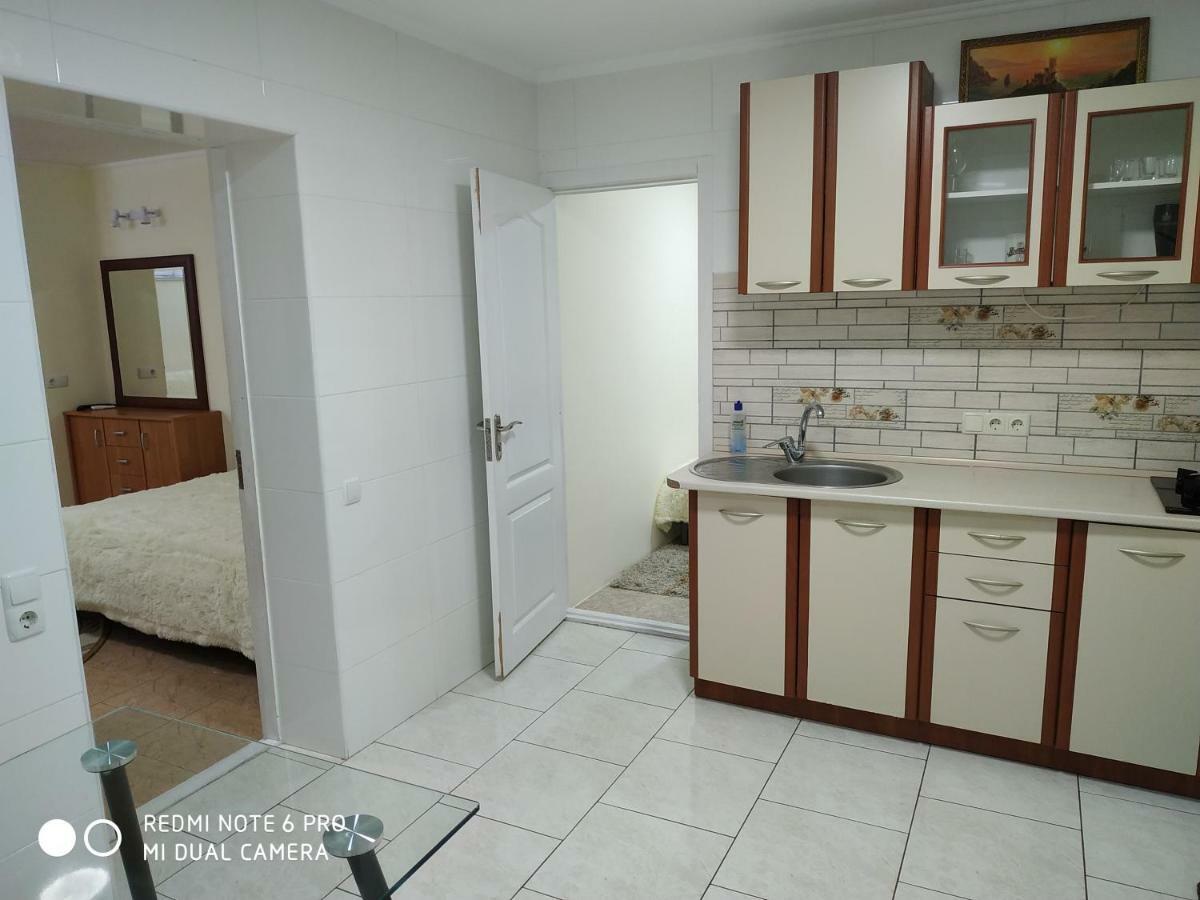 Guest House Butterfly Wing Odessa Esterno foto