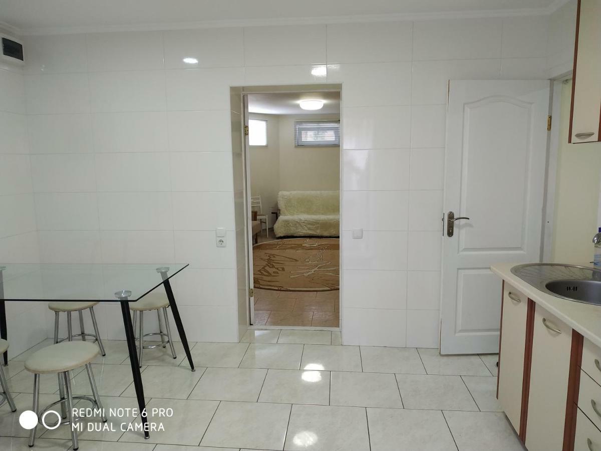 Guest House Butterfly Wing Odessa Esterno foto